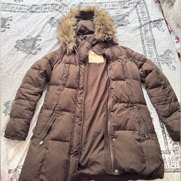 Hollister Chocolate Brown Hooded Puffer Winter Jacket - Picture 2 of 3